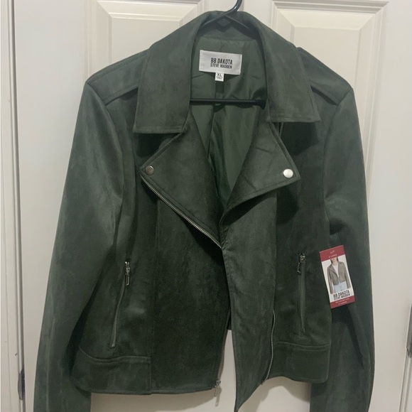NWT woman’s soft faux suede moto jacket with a cropped hem forest green Size XL. - Picture 3 of 13